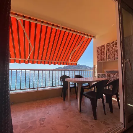 Apartment Logement Les Pieds Dans L'eau ! Ajaccio (Corsica)